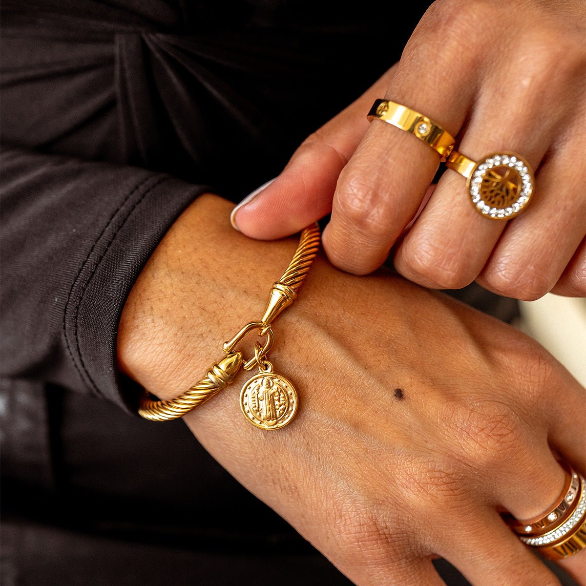 Armband mit Anhänger des Heiligen Benedikt, 18 Karat vergoldet.