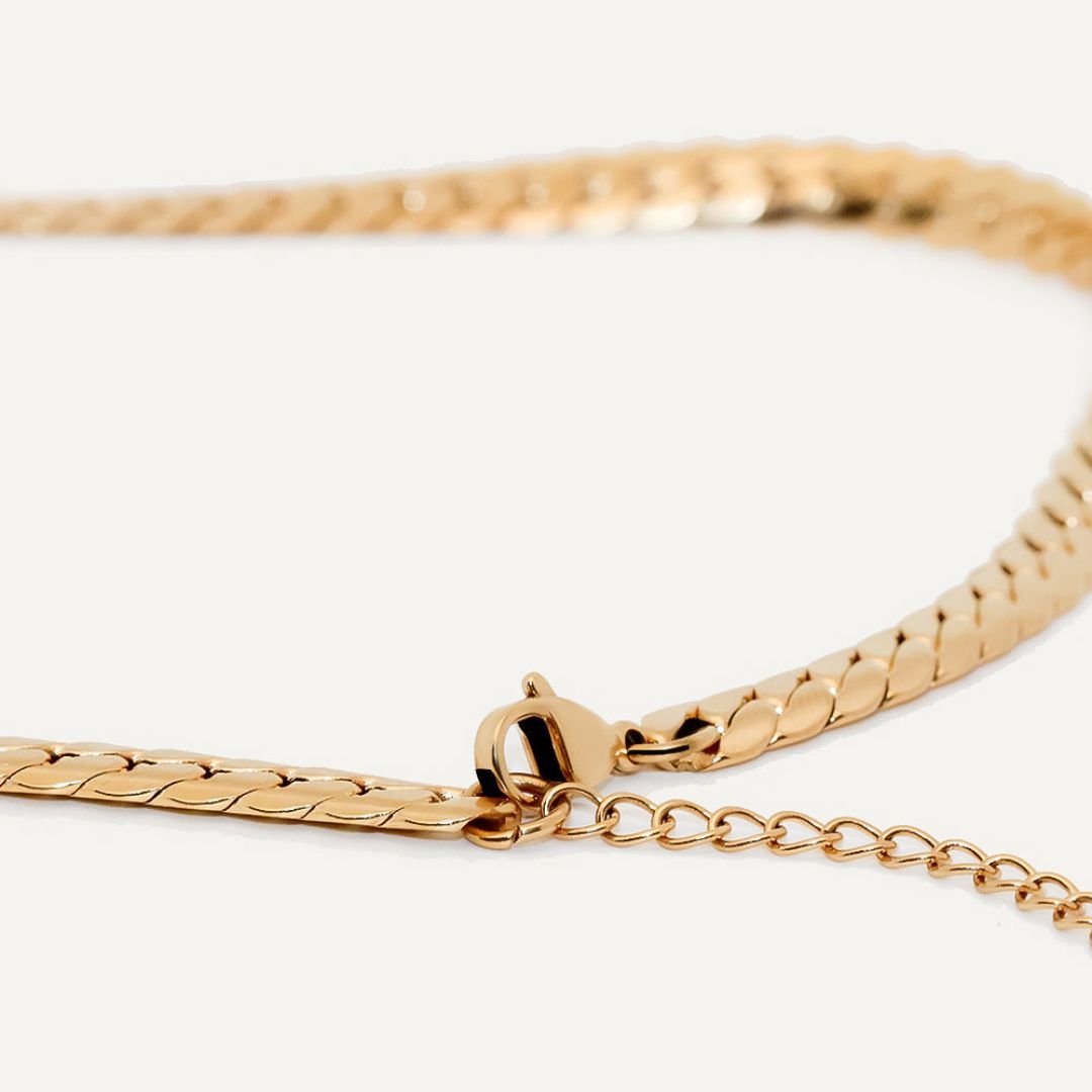 Minimalistische Herz-Choker-Halskette, 18 Karat vergoldet